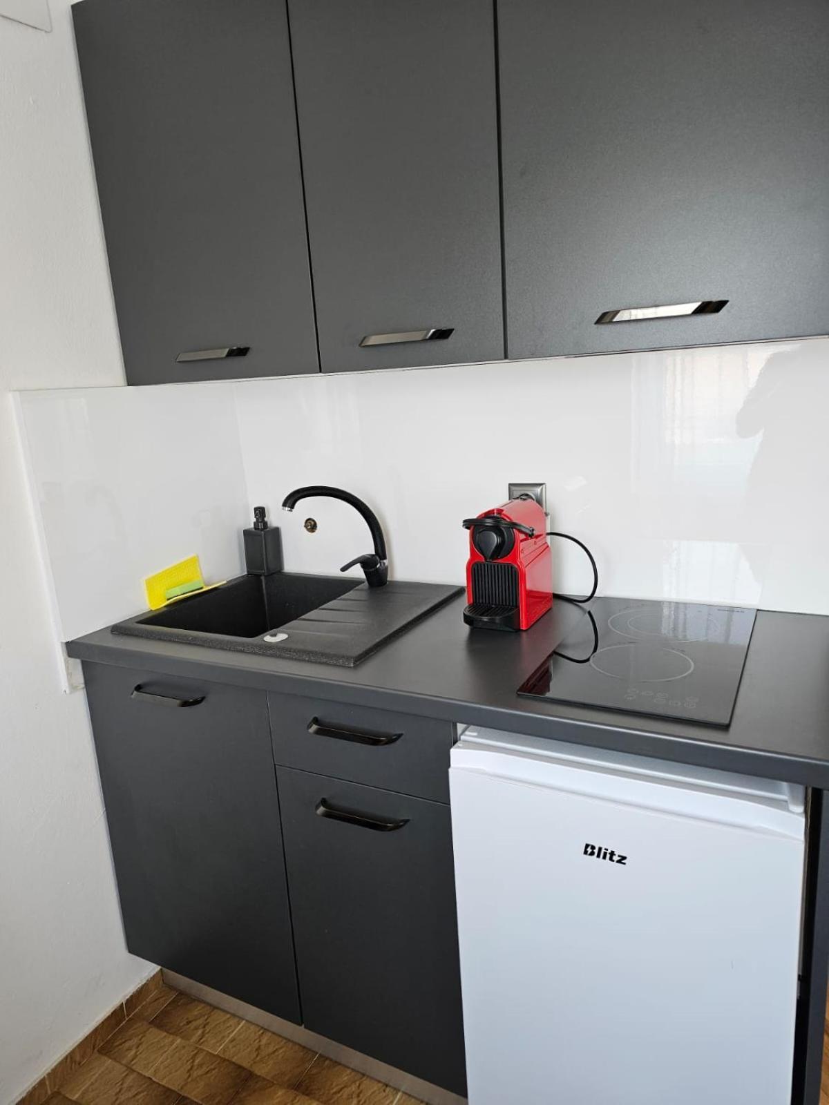 Apartmani Suhi Brod Medulin Exterior photo